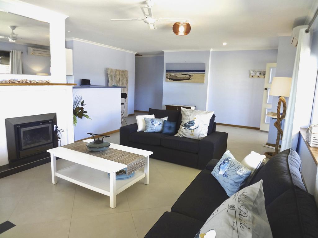 Salty Air Apartments Kingscote Kangaroo Island Номер фото