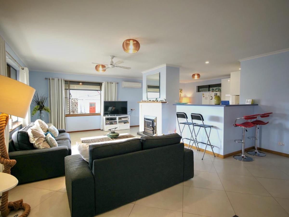 Salty Air Apartments Kingscote Kangaroo Island Екстер'єр фото